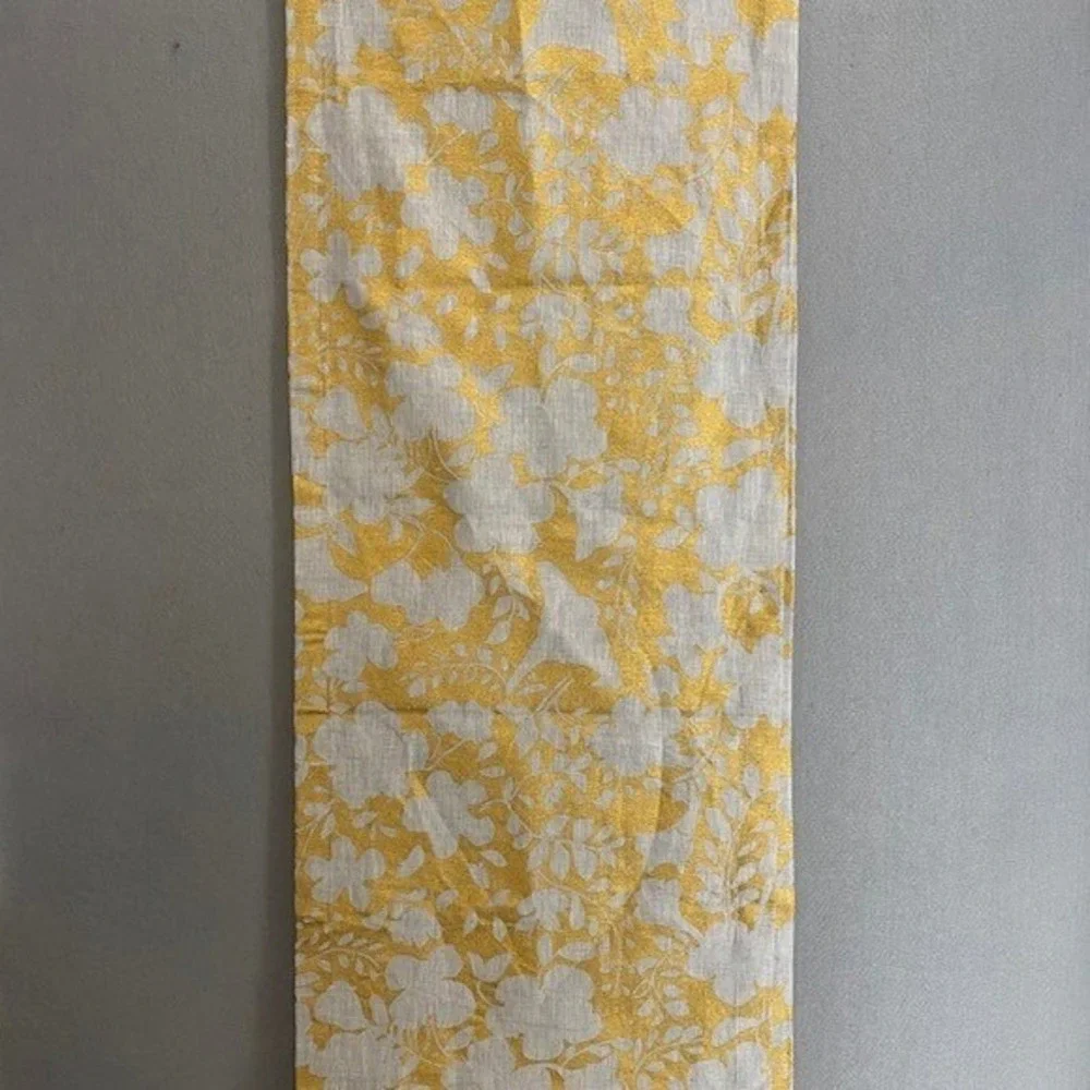Crate &‎ Barrel Winter Floral Table Runner 14x90 Gold Gray Linen Cotton Metallic